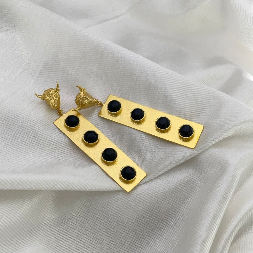 Brass high Endd millionaire choice costume jewellery